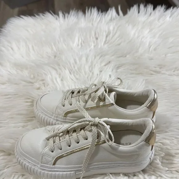 Zara White Sneakers with Gold Trim - Picture 2 of 7